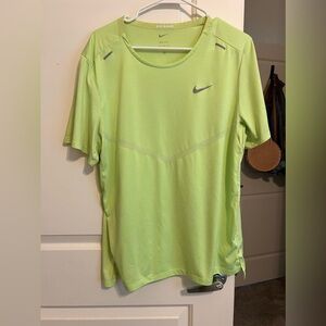 Nike Men’s Athletic Tee